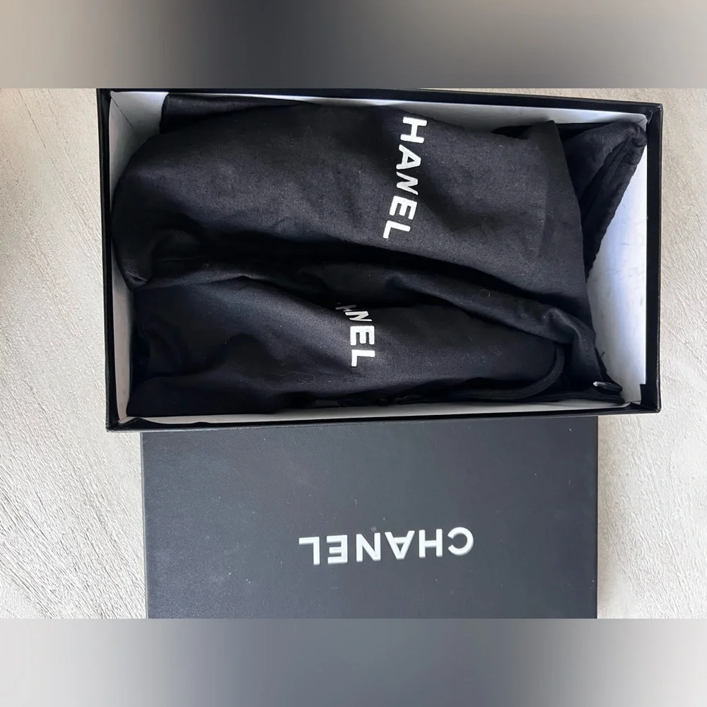 CHANEL vintage black