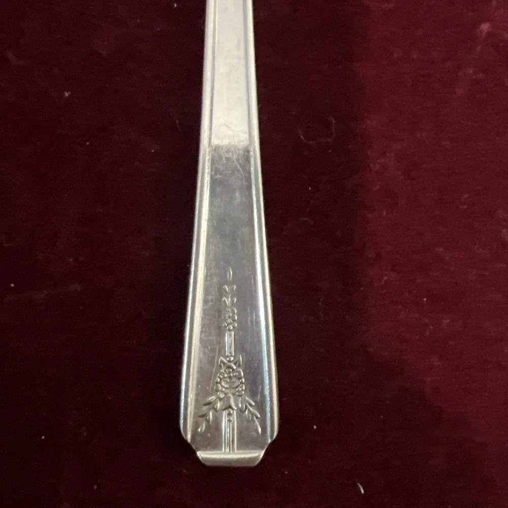 1 Sugar‎ Spoon, Milady Oneida Community 1940 Silver Plate Silverplate Floral