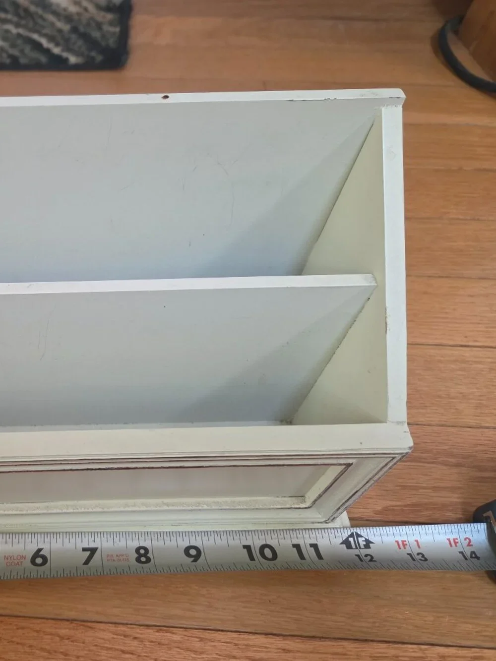 N/A white wooden