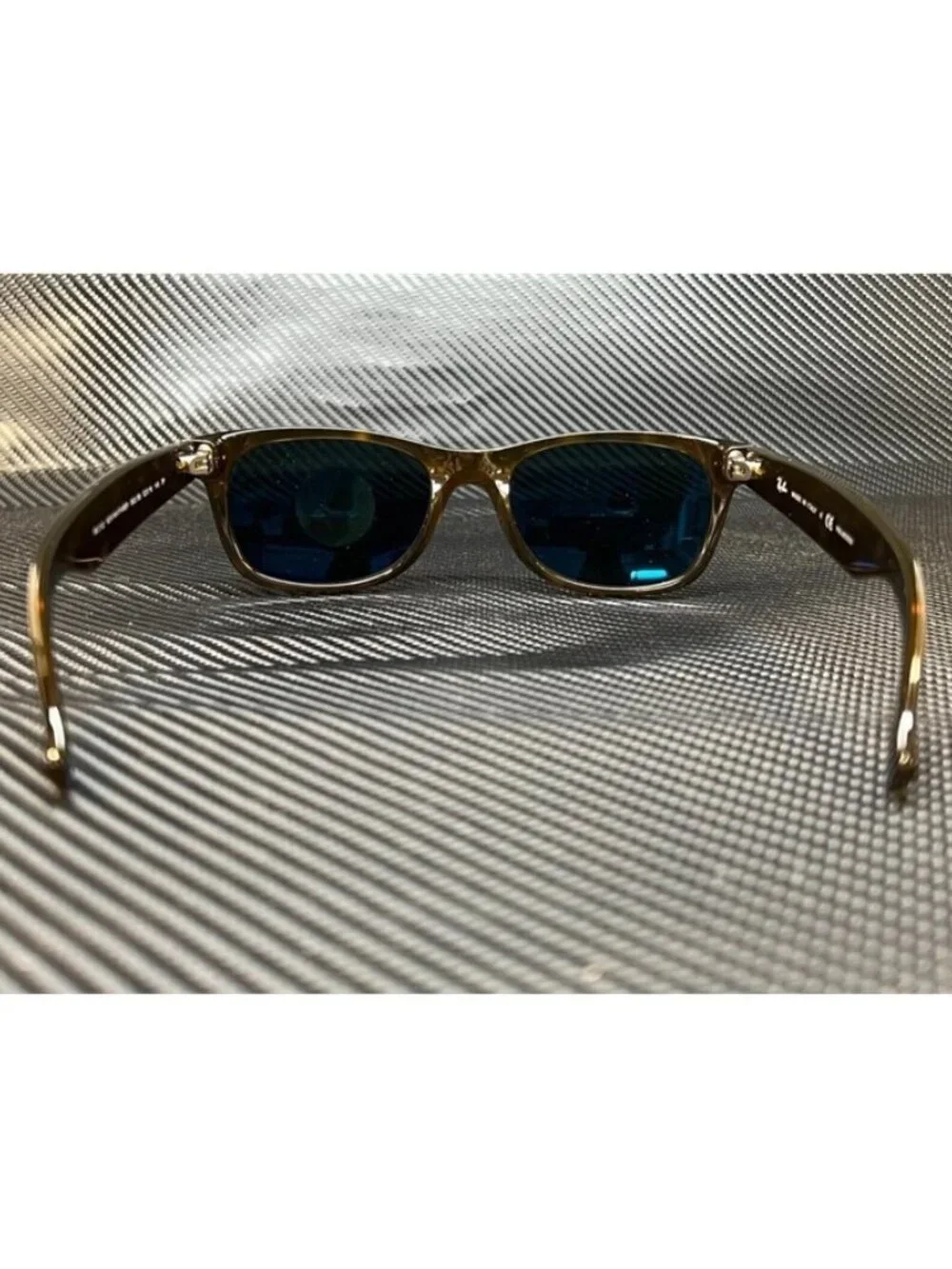 Ray-Ban new tags