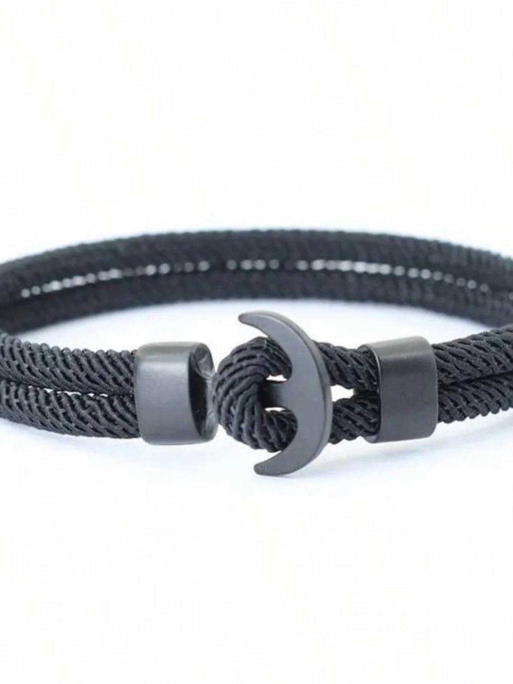 No Label minimal black