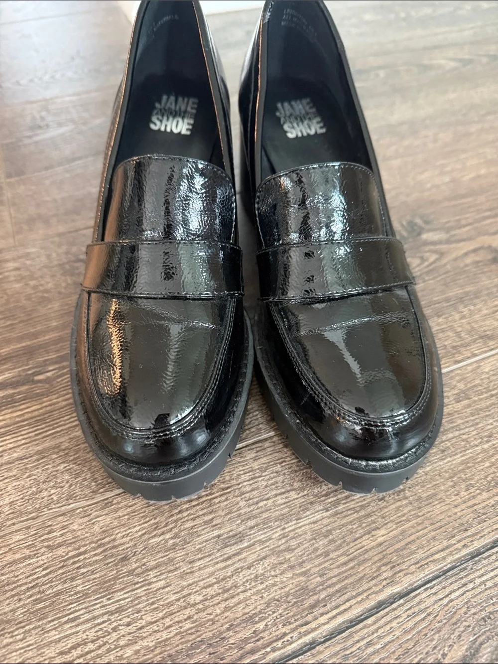 JANE AND THE SHOE sleek black