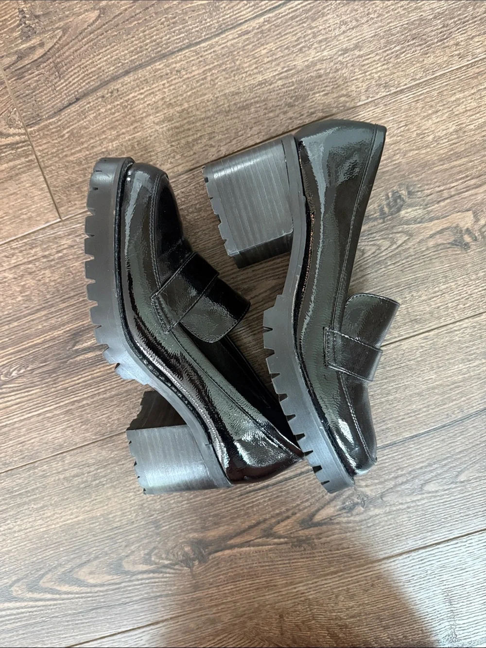 JANE AND THE SHOE sleek black