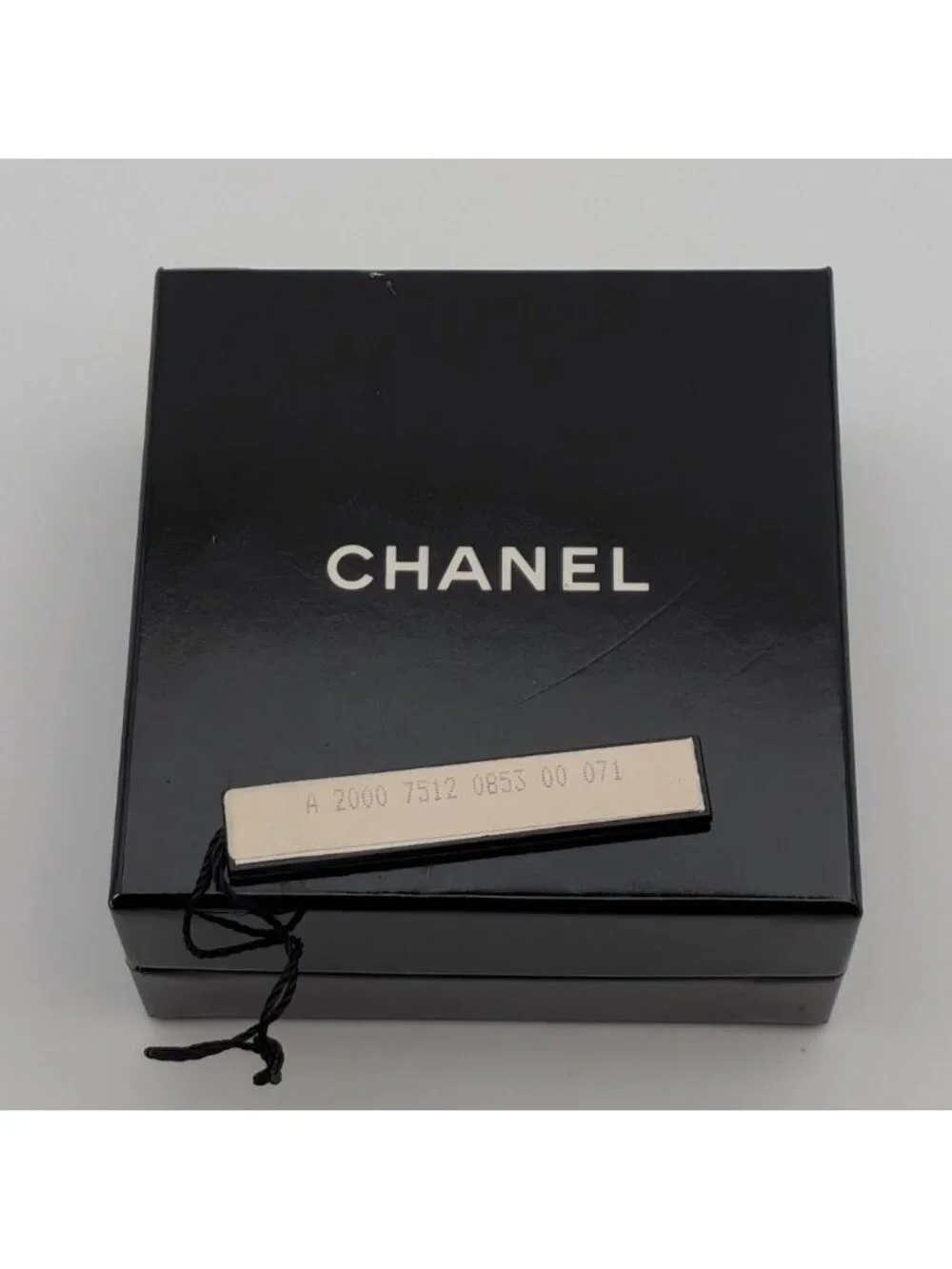 CHANEL brooch cc
