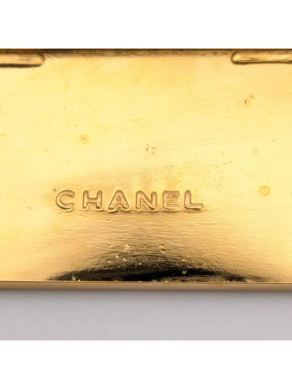 CHANEL brooch cc