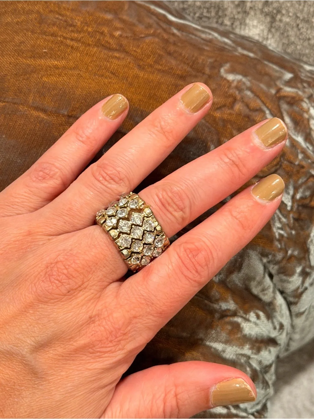 N/A sparkling gold