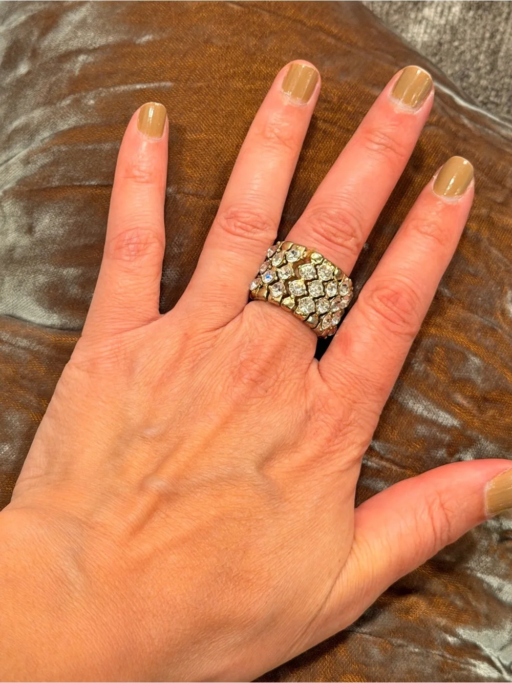 N/A sparkling gold