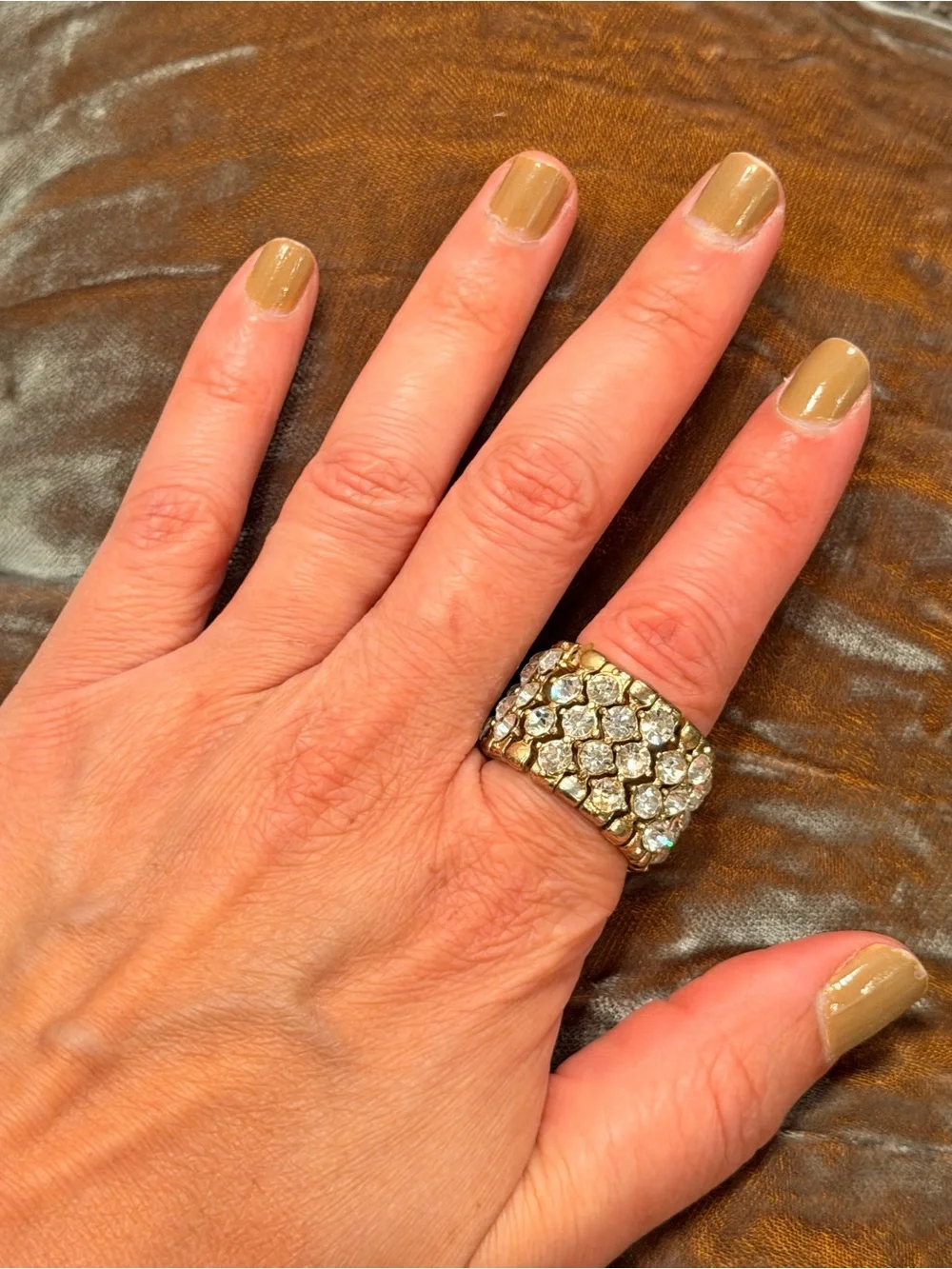 N/A sparkling gold