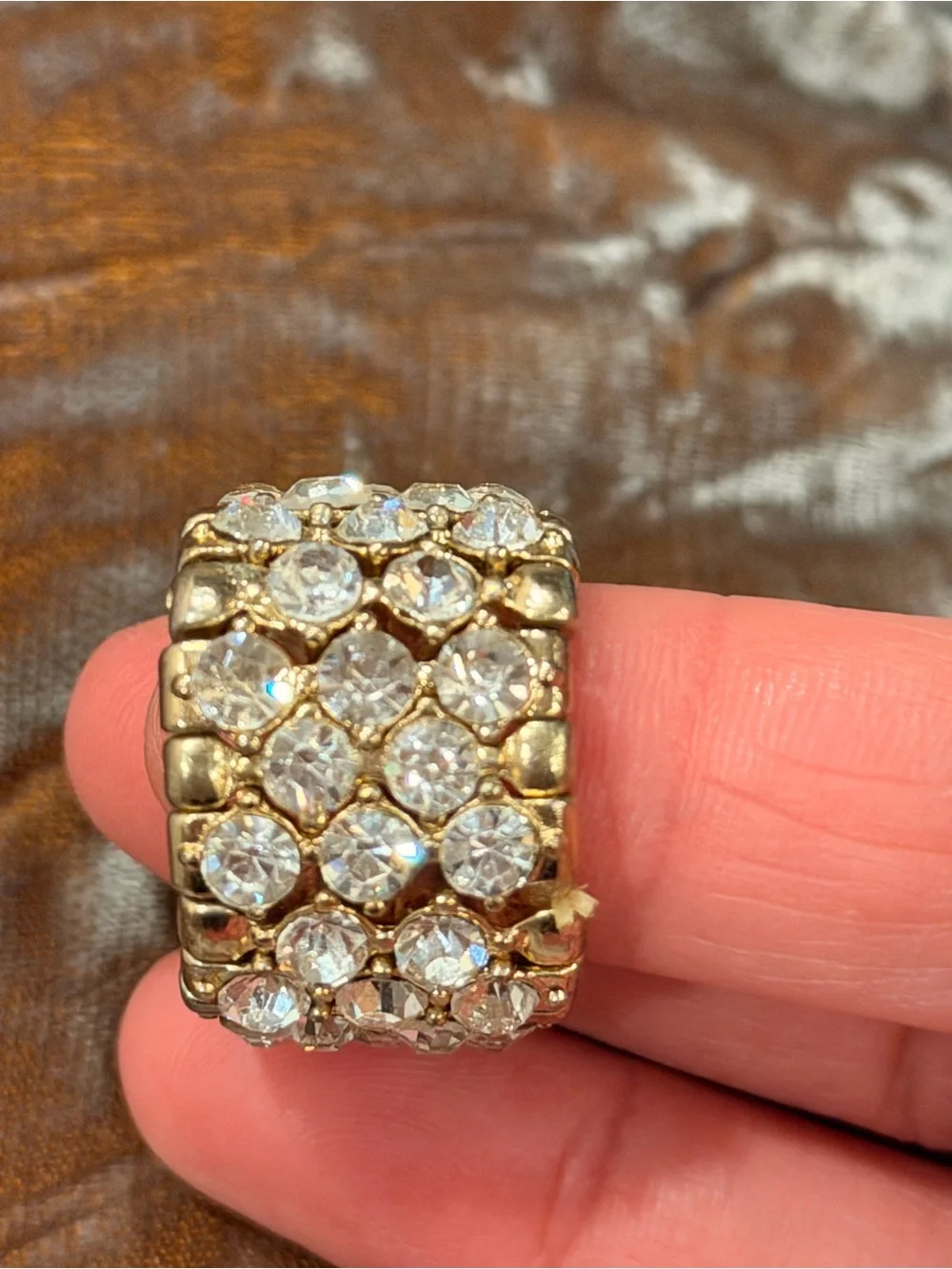 N/A sparkling gold