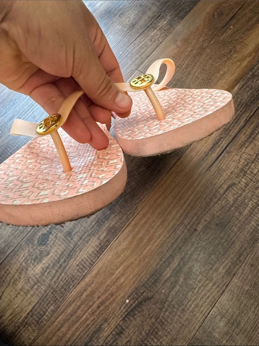 Tory Burch peach coral