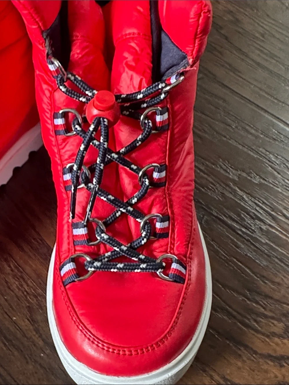 Tommy Hilfiger bright red