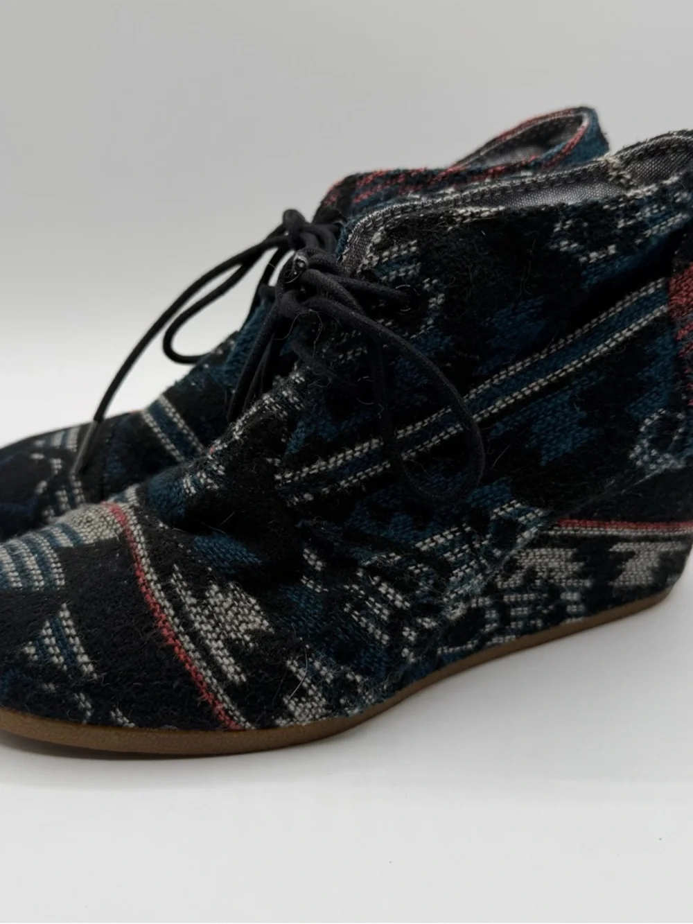 Toms women’s lace