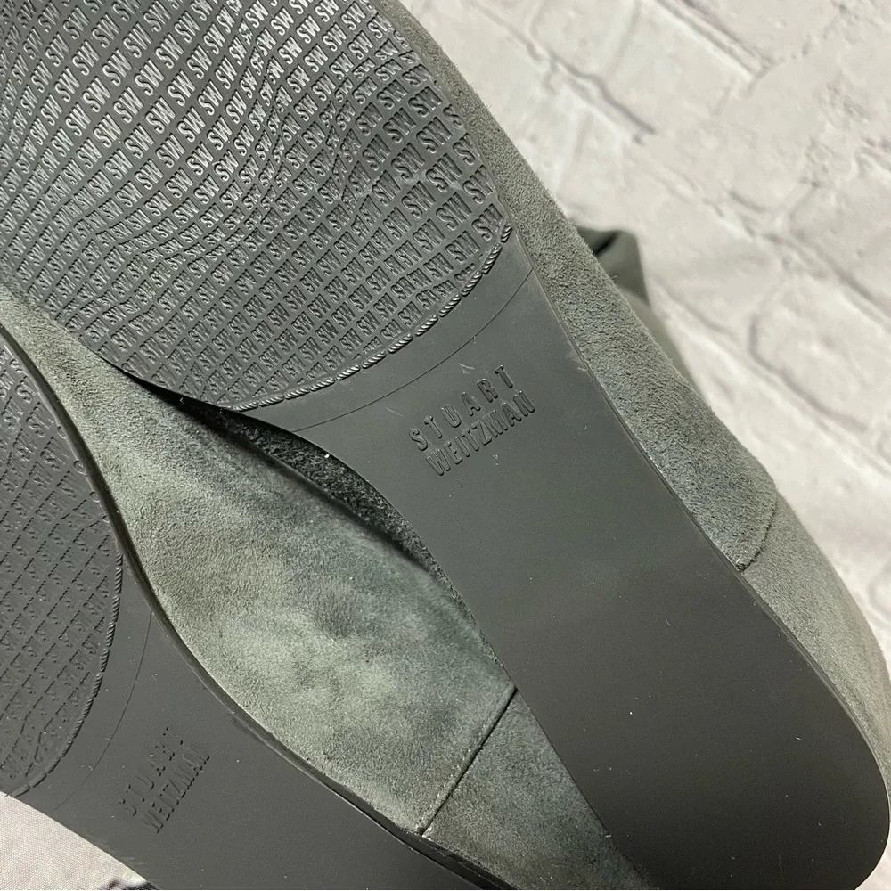 Stuart Weitzman iconic pull