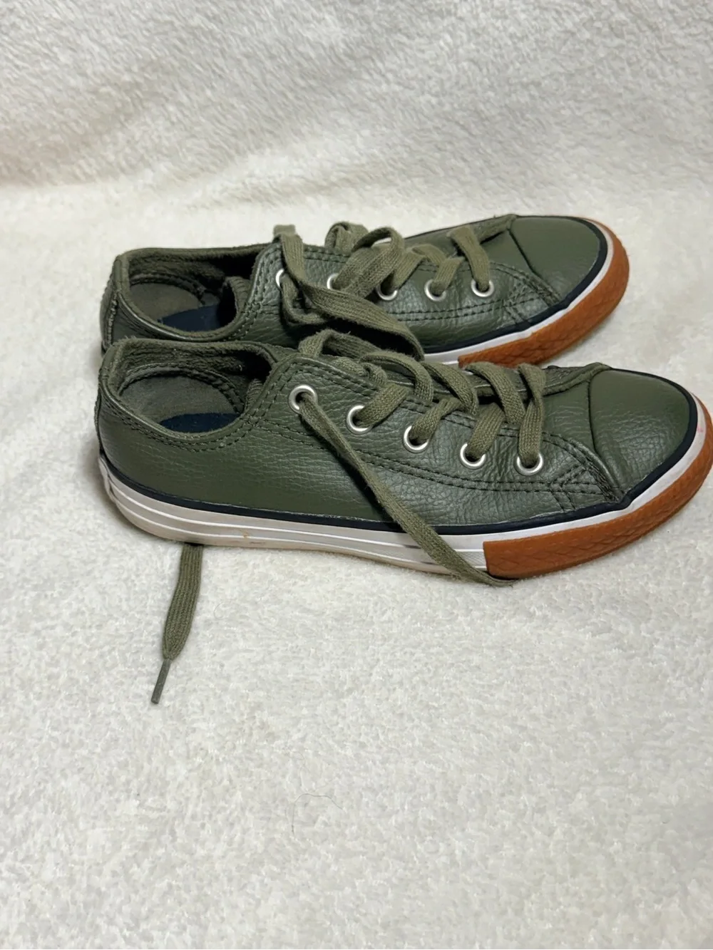 Converse low top