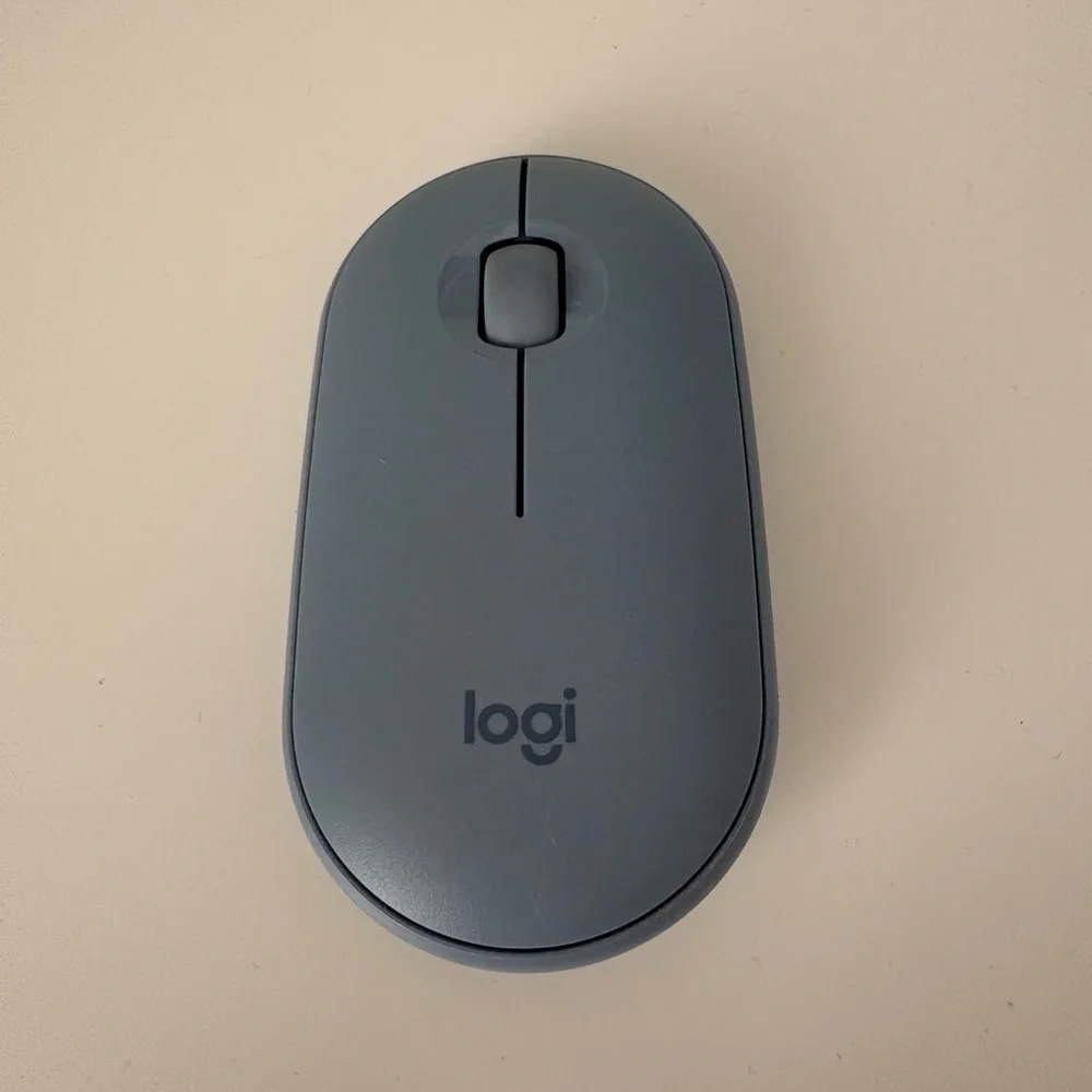 Logitech Pebble M350 Wireless Mouse in Blue Excellent condition