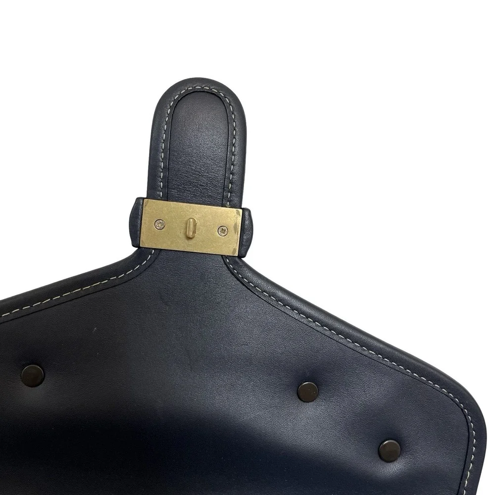 Coach features 1941