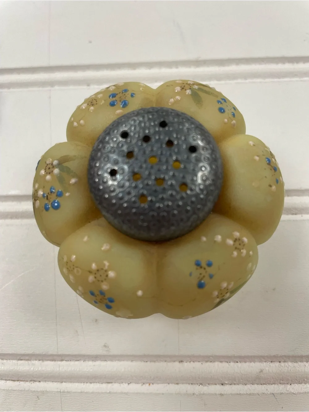 N/A antique custard