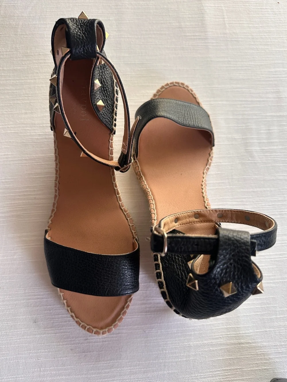 Maypol black pebbled
