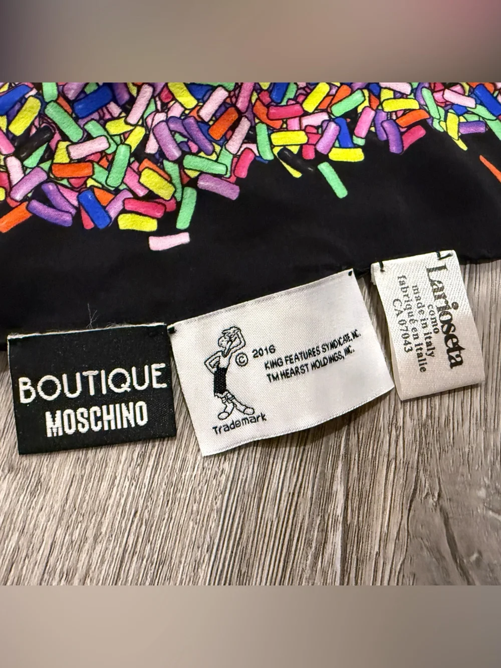 Moschino bold silk