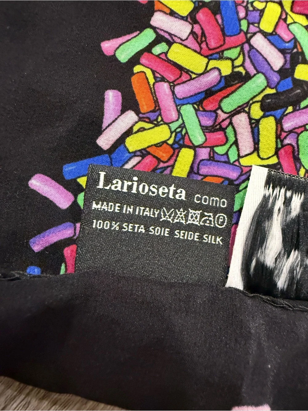Moschino bold silk
