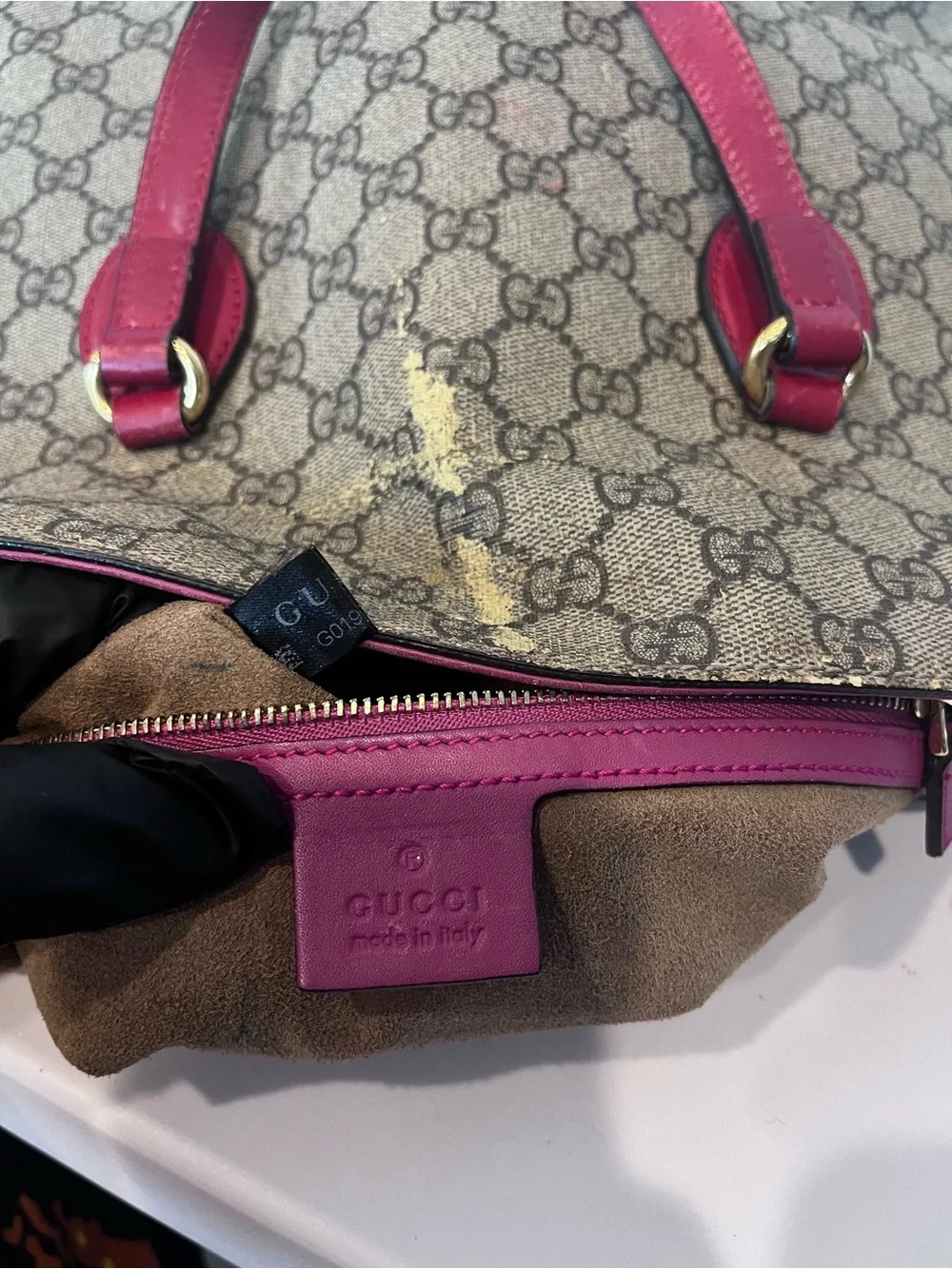 Gucci gg supreme