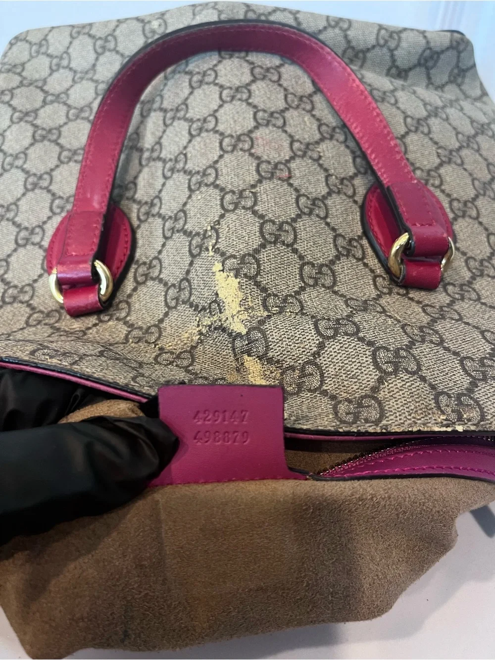 Gucci gg supreme