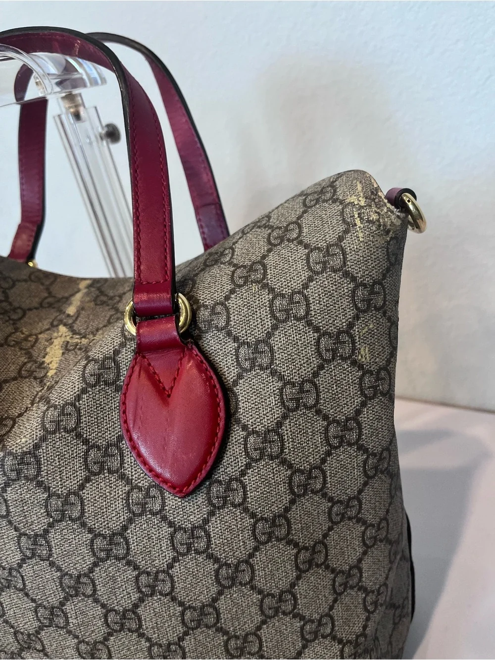 Gucci gg supreme