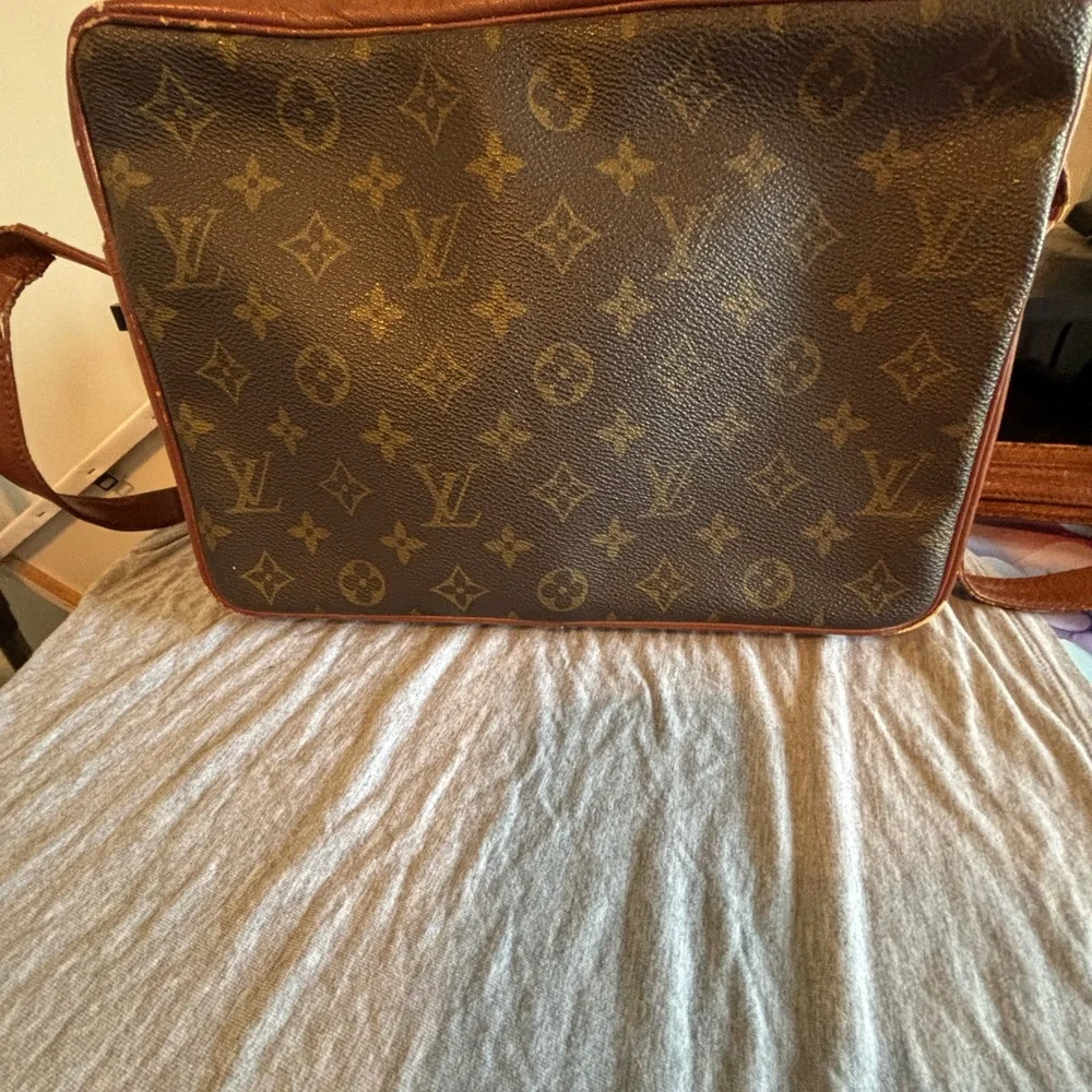 Louis Vuitton classic louis