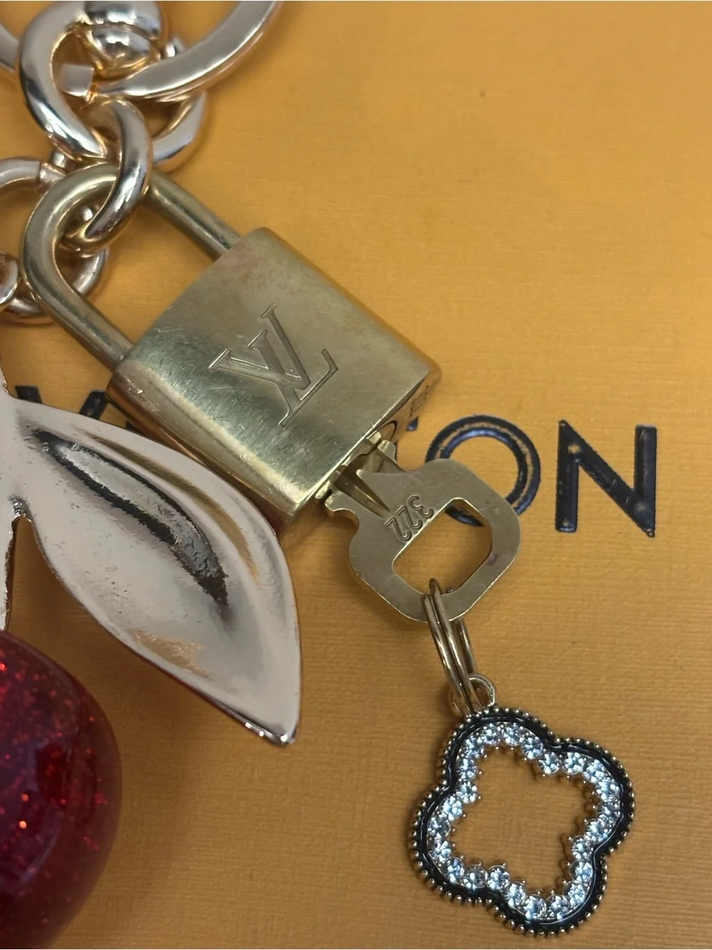 Louis Vuitton make off