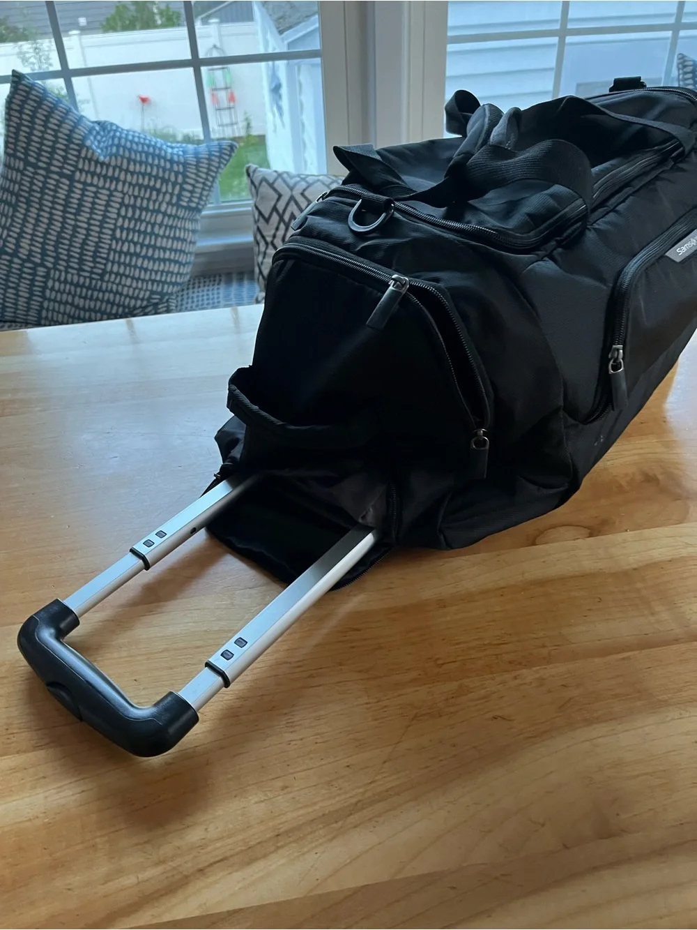 Samsonite spacious duffel