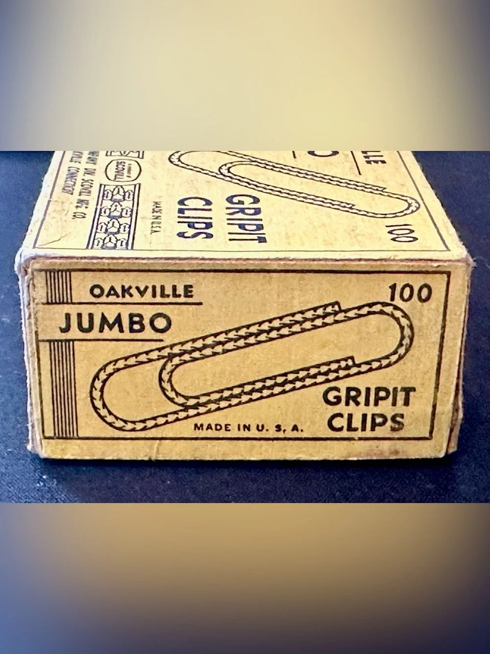Vintage Oakville Jumbo Gripit Paperclips Box 76C Scovill Conn USA 1950s Retro