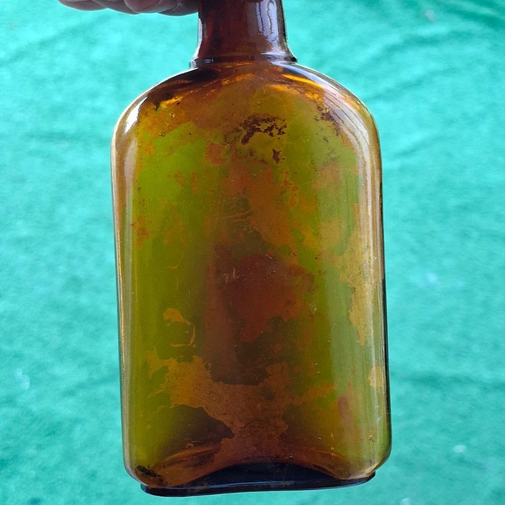 Unbranded bottle digging