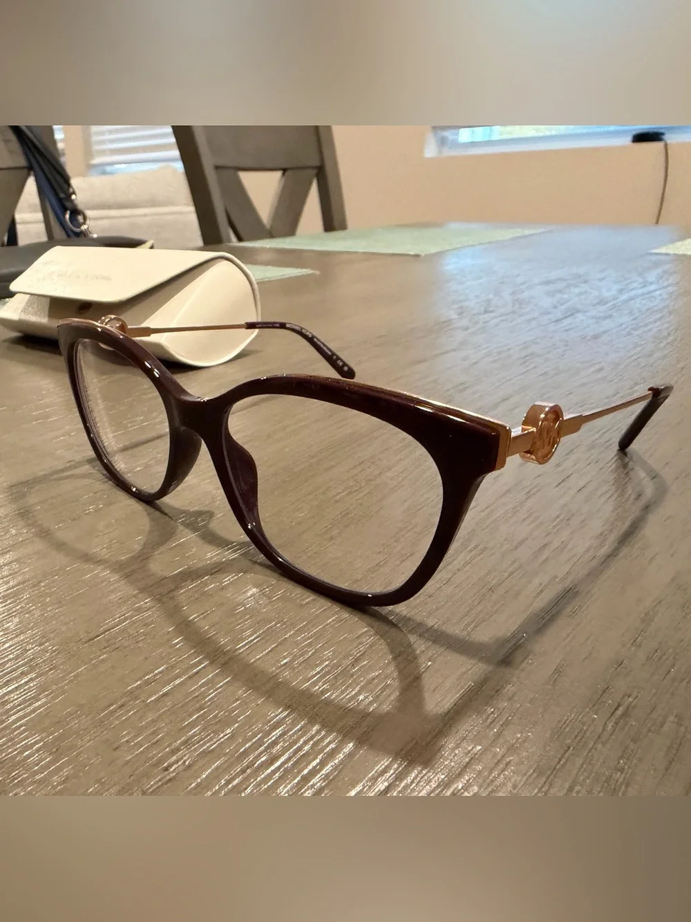 Michael Kors sophisticated cat