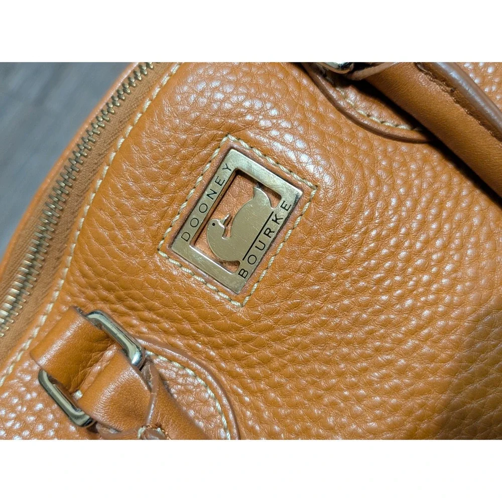 Dooney & Bourke please note