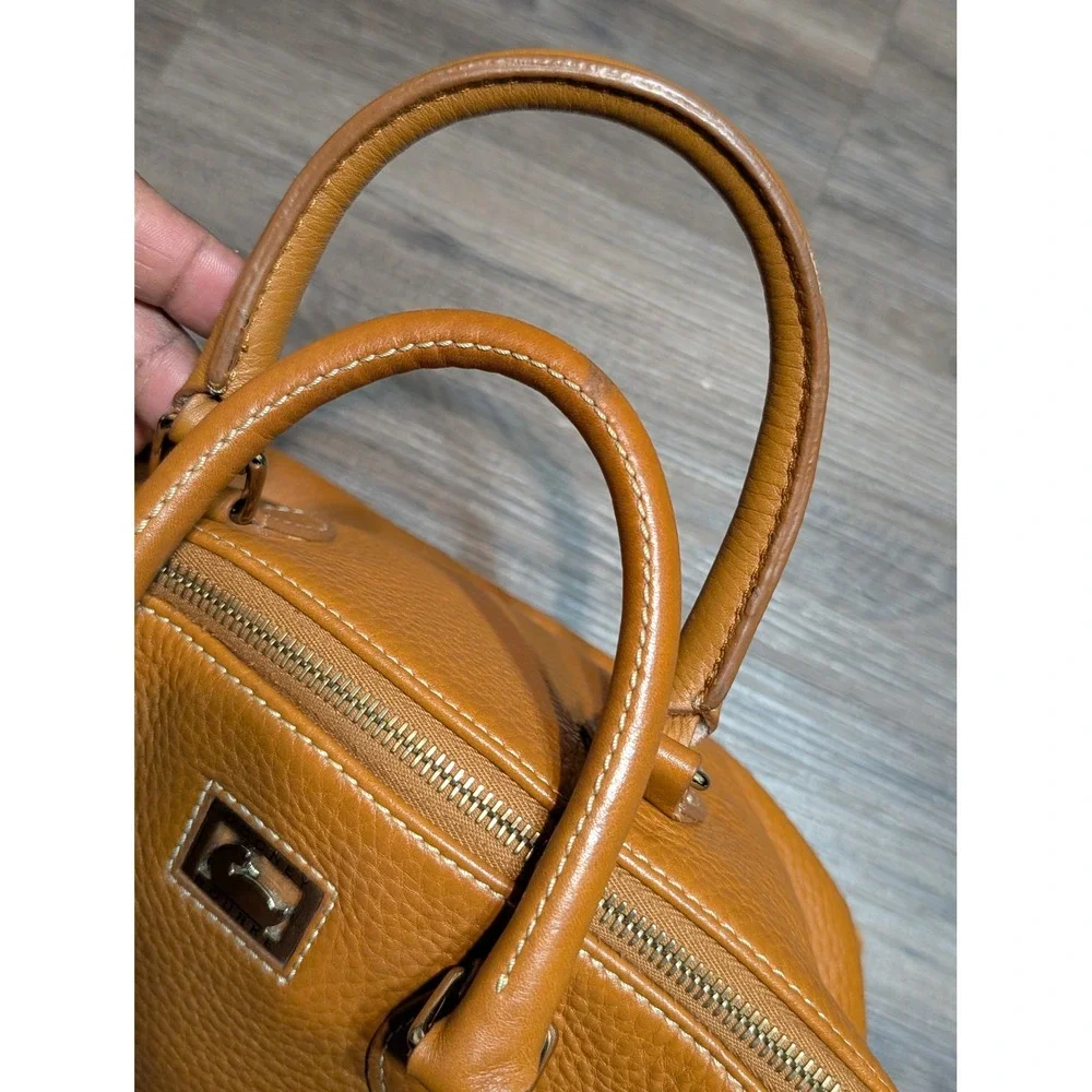 Dooney & Bourke please note