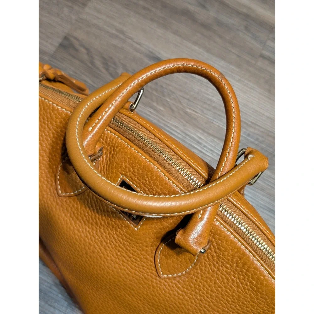 Dooney & Bourke please note