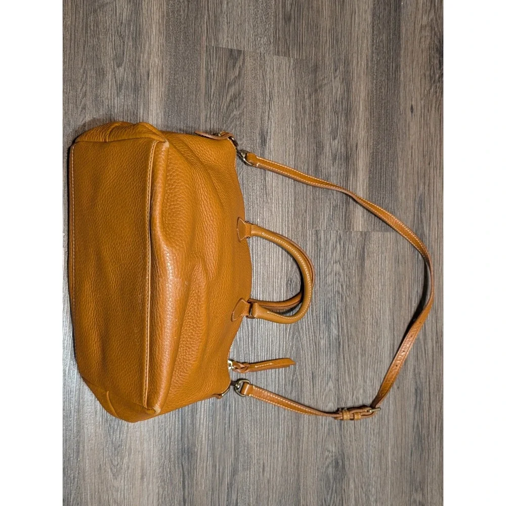Dooney & Bourke please note