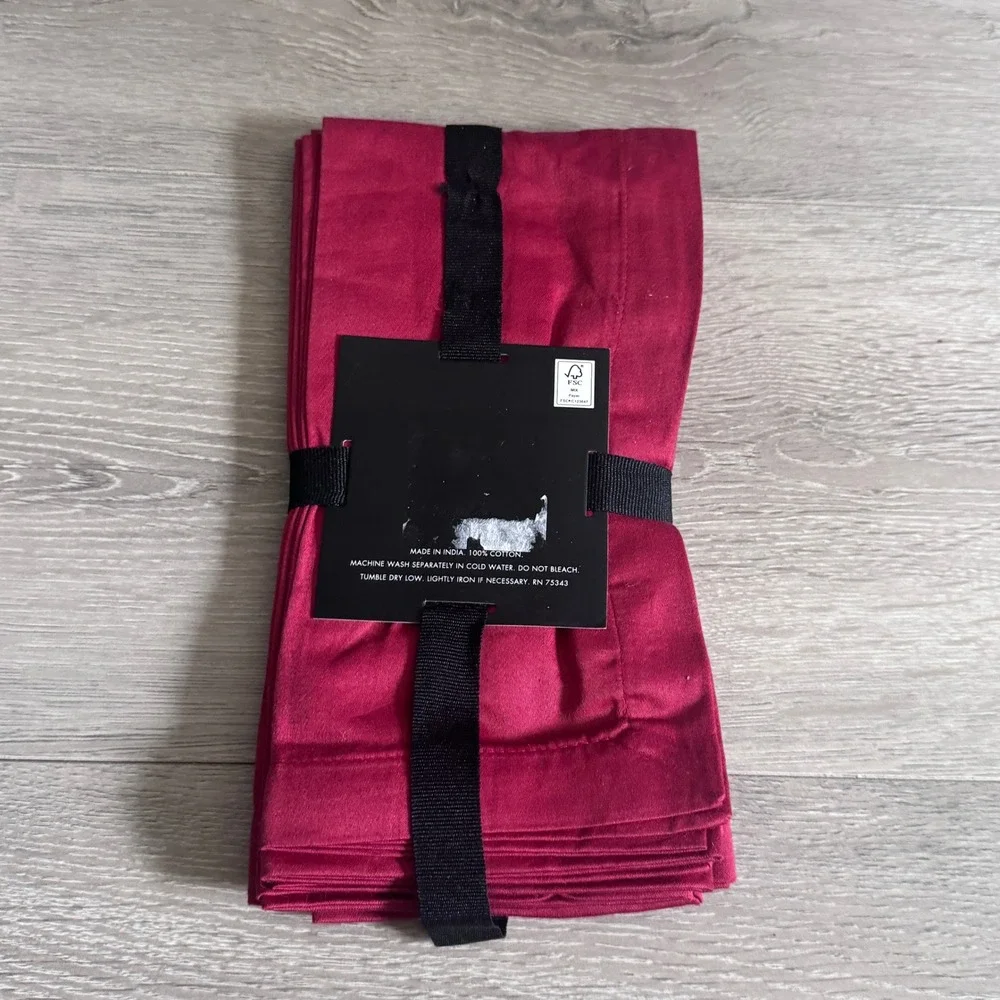 Tahari home cloth