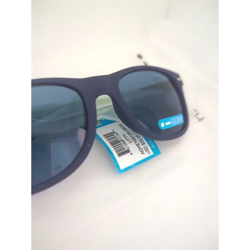 Dot Dash brand new
