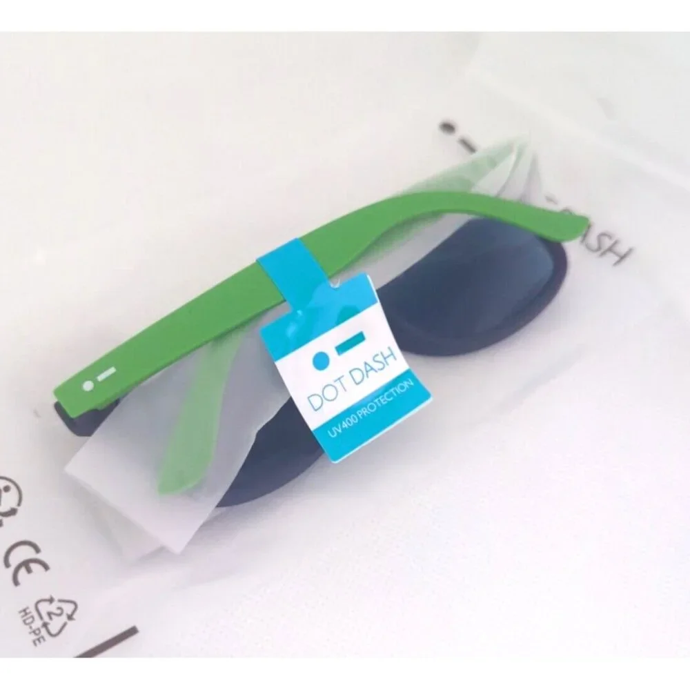 Dot Dash brand new