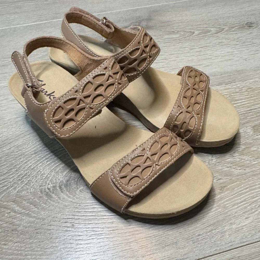 Clarks Lexi Marigold Q Tan Leather Laser Cut Wedge Sandals Size Womens‎ 7