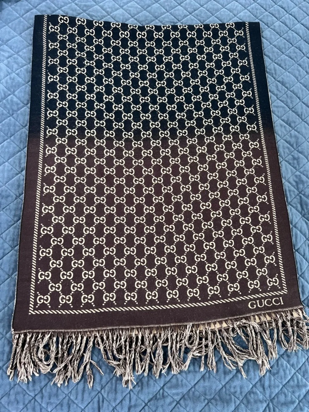 Gucci scarf monogram