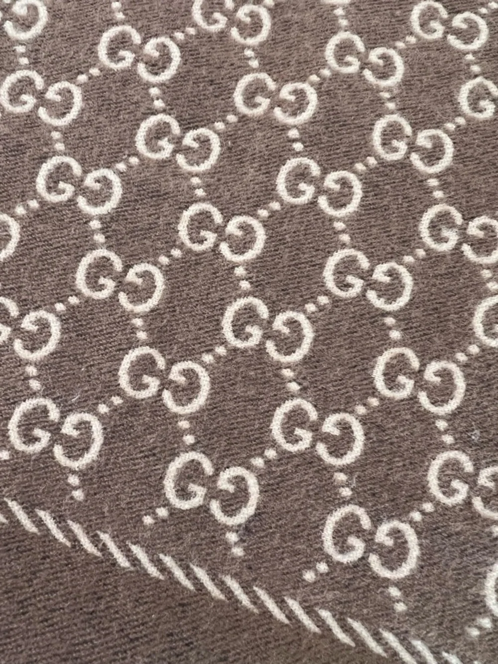 Gucci scarf monogram