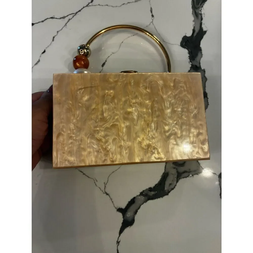Lulus structured pearlescent