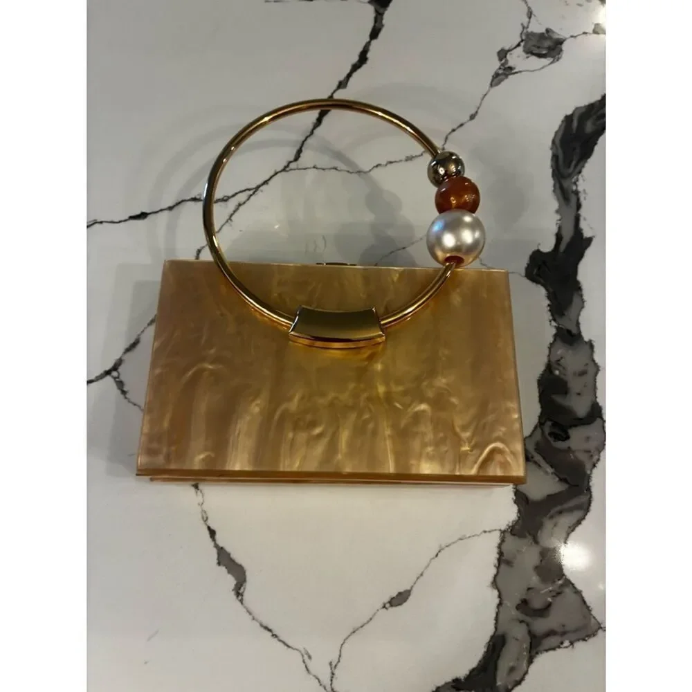 Lulus structured pearlescent