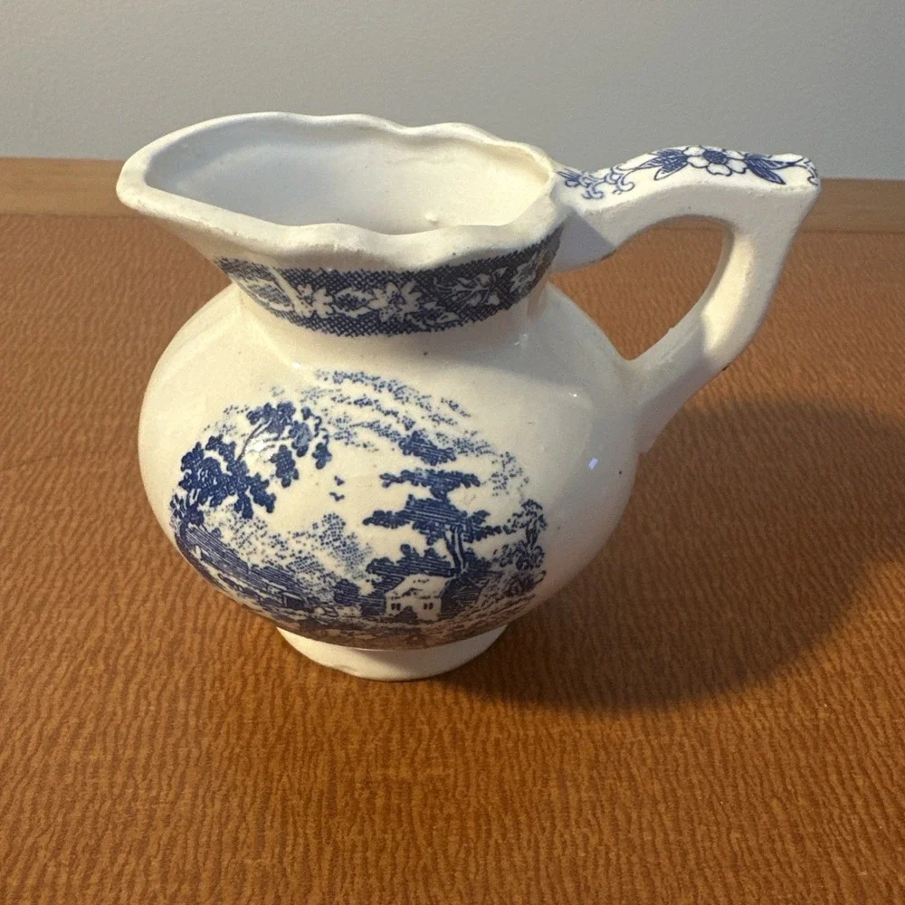 Vtg Blue And‎ White Cream Pitcher 3