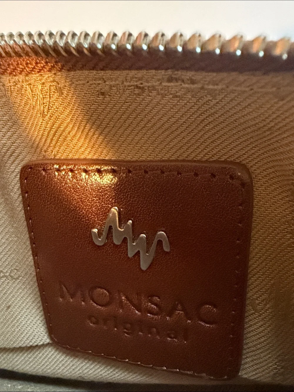 Monsac sleek leather