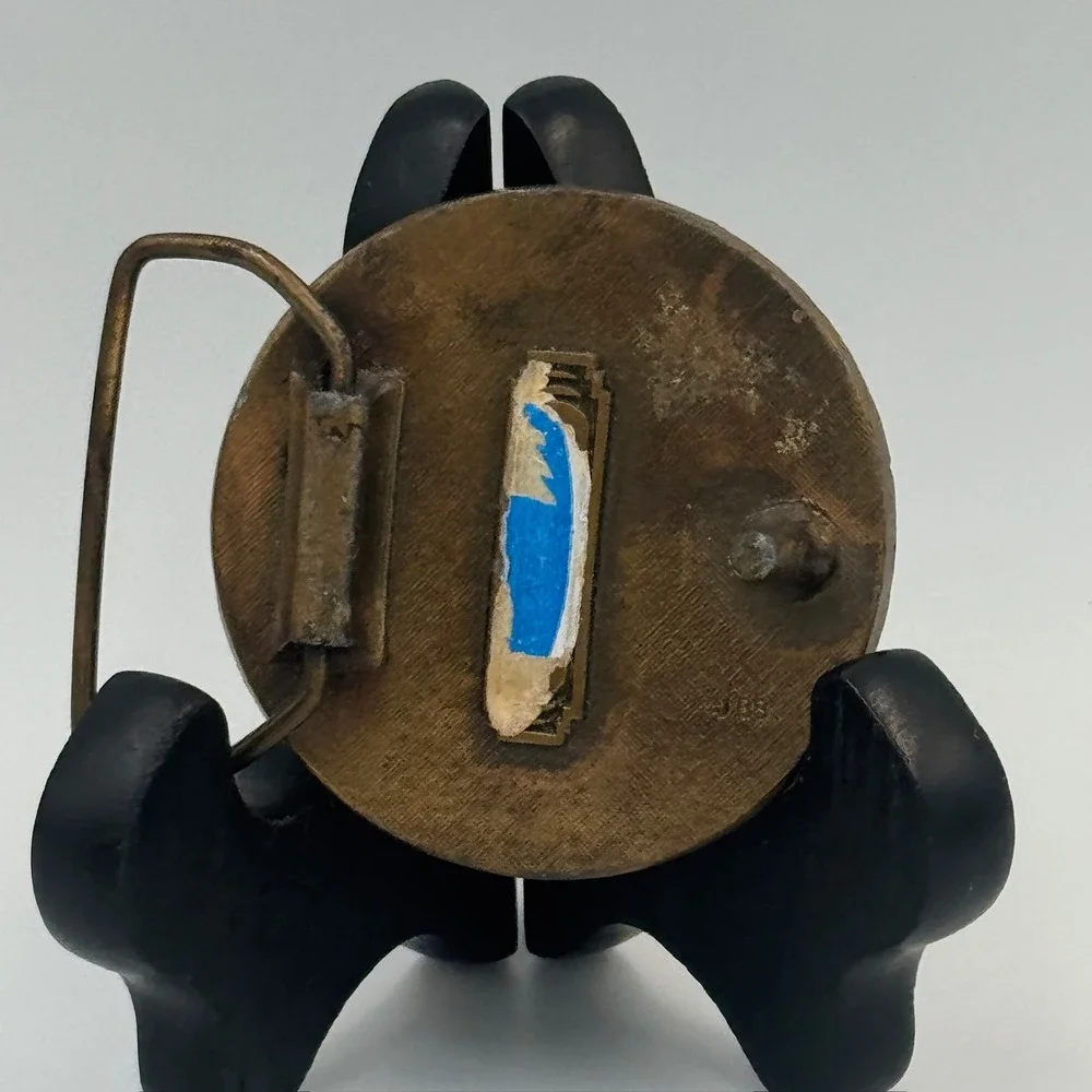 N/A vintage round