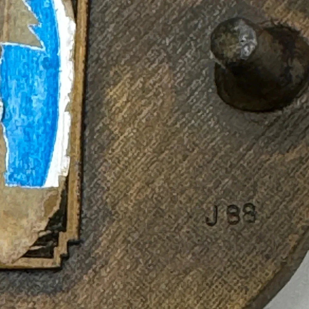 N/A vintage round