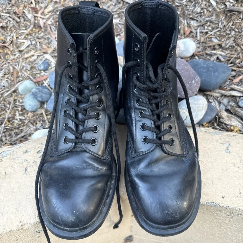 Dr Martens Doc Martens Boots 8L 7M BLACK SMOOTH‎ COMBAT SCRATCHES 1460 MONO